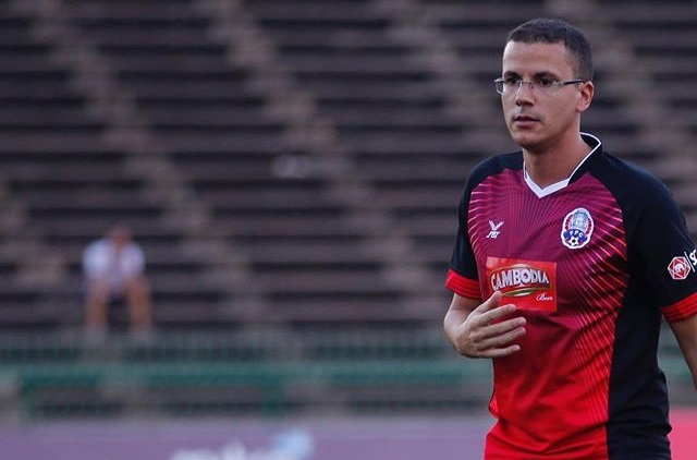 H&eacute; lộ ch&acirc;n dung HLV mới trẻ đẹp như so&aacute;i ca của ĐT Việt Nam