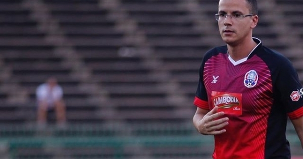 Hé lộ chân dung HLV mới trẻ đẹp như soái ca của ĐT Việt Nam