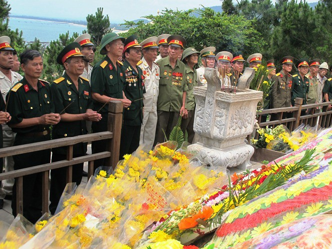 Từ ng&agrave;y Đại tướng V&otilde; Nguy&ecirc;n Gi&aacute;p về y&ecirc;n nghỉ tại Vũng Ch&ugrave;a &ndash; Đảo Yến, đ&atilde; c&oacute; khoảng hơn 6 triệu lượt người đến viếng.