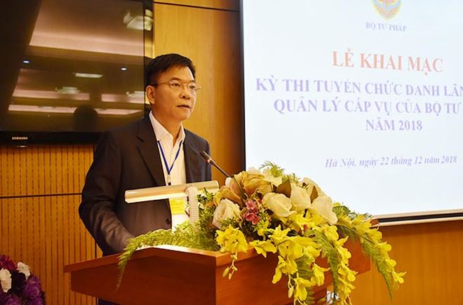 Bộ trưởng L&ecirc; Th&agrave;nh Long ghi nhận v&agrave; đ&aacute;nh gi&aacute; cao sự tham gia hưởng ứng của c&aacute;c ứng vi&ecirc;n.