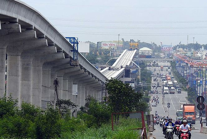 Dự &aacute;n Metro ở TPHCM đang đội vốn v&agrave; đ&oacute;i vốn.