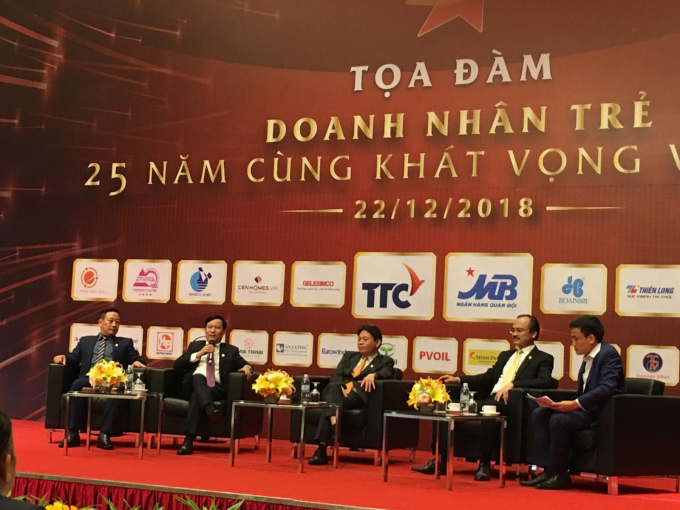 Buổi tọa&nbsp;đ&agrave;m Doanh nh&acirc; trẻ Việt&nbsp;Nam 25 năm (ảnh: HG)