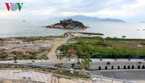 Dự &aacute;n Nha Trang Sao lấn vịnh, biến b&atilde;i biển th&agrave;nh b&atilde;i hoang t&agrave;n.