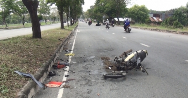 TP HCM: 2 xe máy va chạm, 3 người nhập viện