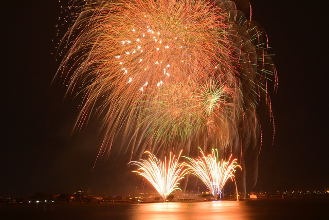 TP HCM sẽ bắn ph&aacute;o hoa tại Đường Hầm s&ocirc;ng S&agrave;i G&ograve;n v&agrave; C&ocirc;ng vi&ecirc;n Văn h&oacute;a Đầm Sen trong đ&ecirc;m giao thừa, thời khắc chuyển giao từ năm 2018 sang năm 2019.