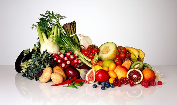 Chế độ ăn DASH bao gồm nhiều tr&aacute;i c&acirc;y v&agrave; rau quả&nbsp;(Ảnh: Getty Images)