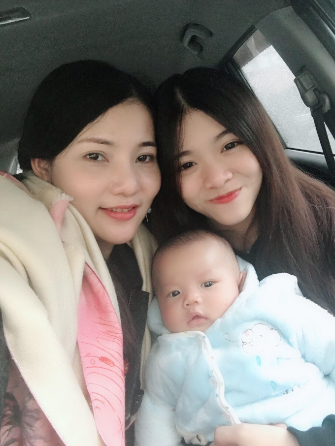 Người phụ nữ Việt Nam nhỏ b&eacute; phải l&agrave;m 16 đến 18 tiếng để lo chi ph&iacute; cho chồng chữa bệnh, gửi tiền về nước nu&ocirc;i con v&agrave; trang trải sinh hoạt của bản th&acirc;n.&nbsp;