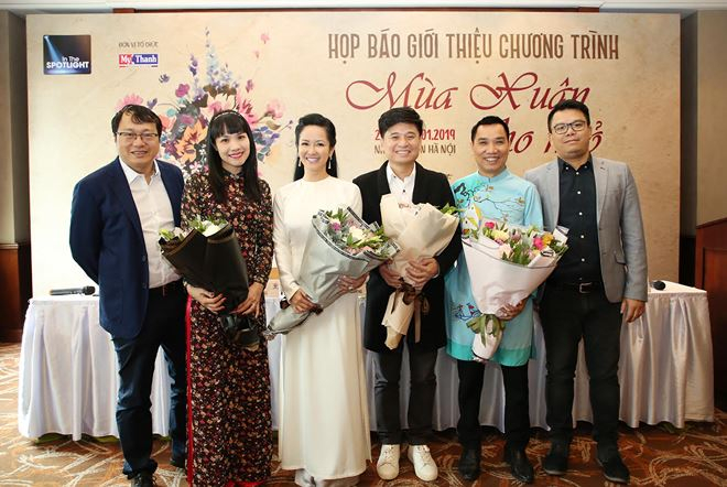 E kip thực hiện&nbsp;đ&ecirc;m h&ograve;a nhạc đặc biệt &ldquo;M&ugrave;a xu&acirc;n nho nhỏ&rdquo; trong chuỗi chương tr&igrave;nh ca nhạc In the spotlight.