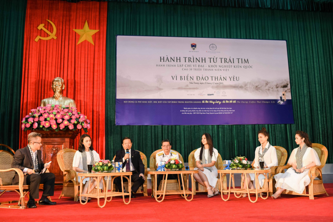 Hoa hậu Tiểu Vy phải khoan, đục đ&aacute; khi l&agrave;m dự &aacute;n nh&acirc;n &aacute;i