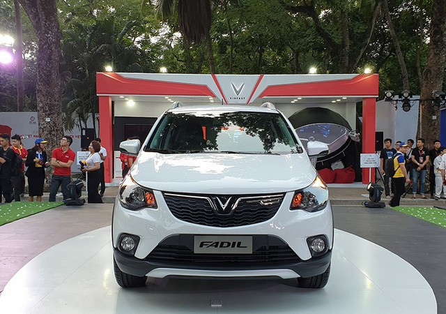 Những chiếc Fadil được giới thiệu tại H&agrave; Nội hiện nay l&agrave; xe nhập khẩu từ H&agrave;n Quốc. Theo kế hoạch, xe Fadil lắp r&aacute;p trong nước sẽ c&oacute; mặt tr&ecirc;n thị trường v&agrave;o năm 2019 tới đ&acirc;y.