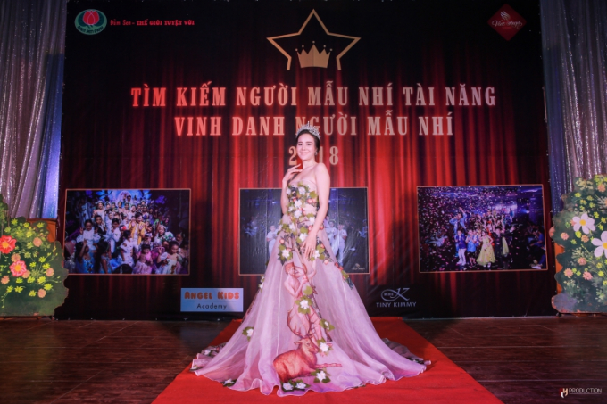 Dương Phi Yến trong chương tr&igrave;nh Vinh danh Người mẫu nh&iacute;.&nbsp;