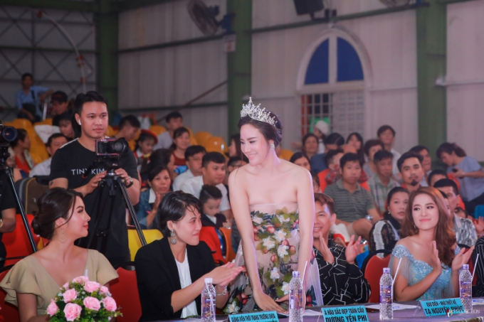 L&agrave;m gi&aacute;m khảo chương tr&igrave;nh d&agrave;nh cho mẫu nh&iacute;, Dương Yến Phi nhớ về tuổi thơ cơ cực