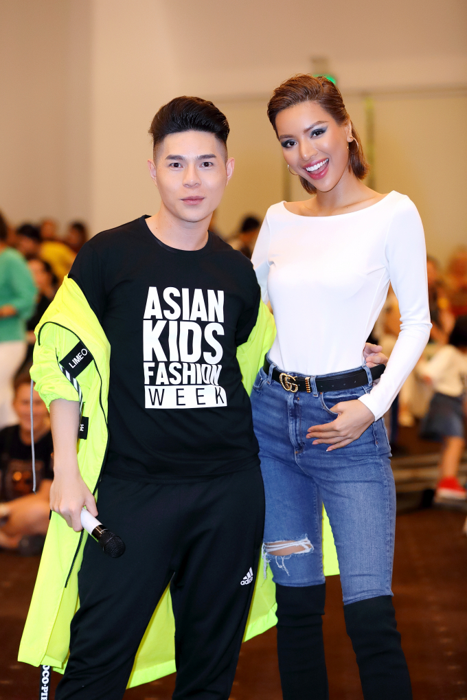 Phương Kh&aacute;nh, Khả Trang khoe nhan sắc tr&ecirc;n s&agrave;n tập 'Asian Kids Fashin Show'