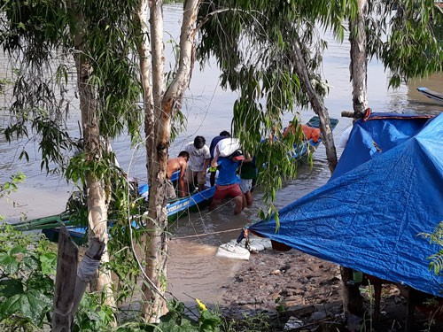 Một điểm tập kết h&agrave;ng lậu mới xuất hiện tại khu vực ấp B&agrave; B&agrave;i, x&atilde; Vĩnh Tế, TP Ch&acirc;u Đốc, tỉnh An Giang.  Ảnh: Thanh V&acirc;n