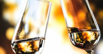 Tin được không khi rượu và cà phê sẽ giúp bạn sống lâu hơn