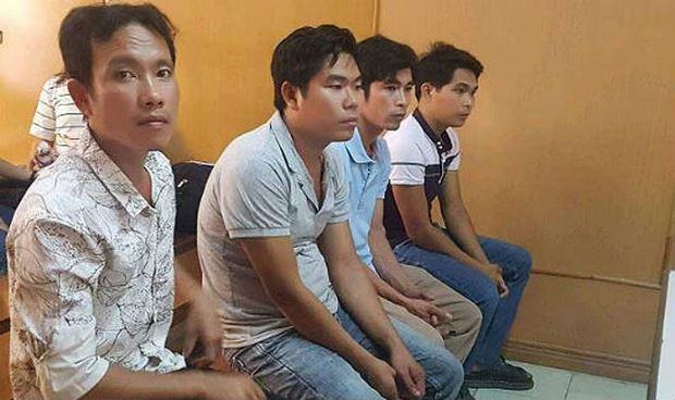 C&aacute;c bị c&aacute;o tại t&ograve;a.