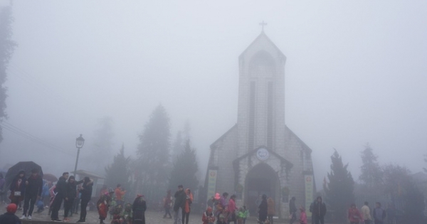 Sa Pa sương phủ mù mịt, mưa tuyết có thể xuất hiện