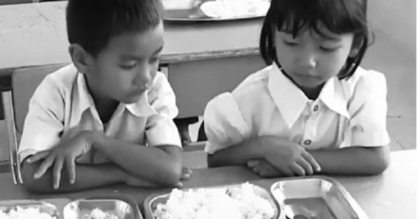 Bếp ăn ấm tình thầy trò của hiệu trưởng thân mang trọng bệnh