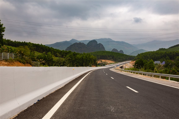 Cao tốc Hạ Long - V&acirc;n Đồn.