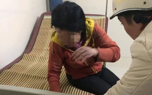 Nghệ An: "Phi công" dùng thanh sắt đâm vào vùng kín của người tình vì ghen tuông