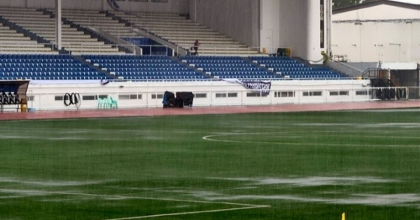 Trực tiếp U22 Việt Nam - U22 Singapore: Vẫn diễn ra bất chấp mưa bão