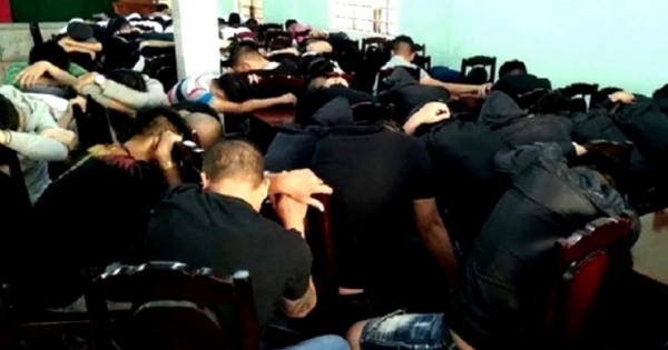 Đại tá Vũ Hồng Văn chỉ huy công an đột kích quán bar ở Đồng Nai bắt giữ gần 100 dân chơi đang "phê" ma túy