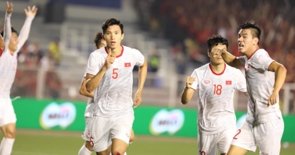 U22 Việt Nam vô địch SEA Games: Văn Hậu sáng bừng giữa thời khắc lịch sử