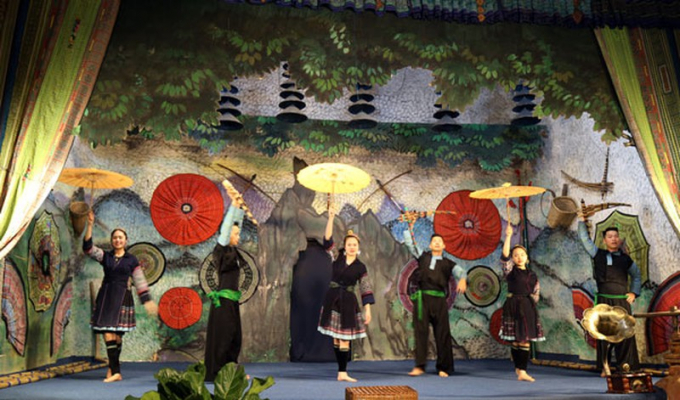 Chương trình nghệ thuật chào mừng với nhiều tiết mục đặc sắc  mang đậm nét văn hóa đồng báo các dân tộc Sa Pa