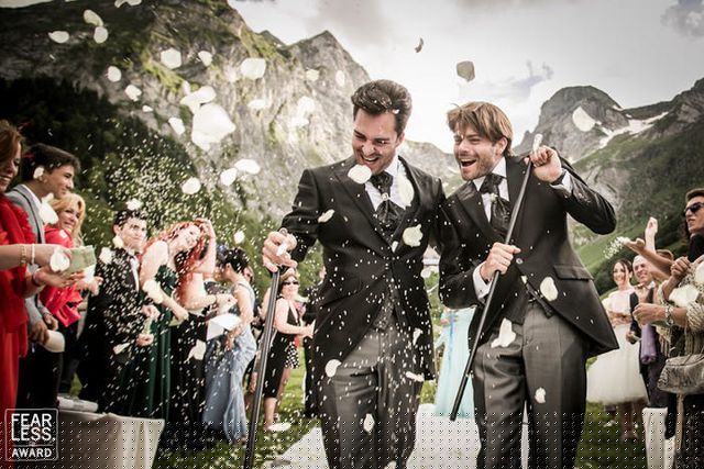 Ngọn núi lớn phía sau đã giúp làm tăng thêm vẻ đẹp cho bức ảnh của Andreu Doz chụp năm 2015.