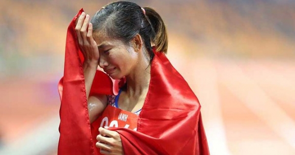 Bão “like”, “share” bóng đá nữ và giọt nước mắt của nữ hoàng