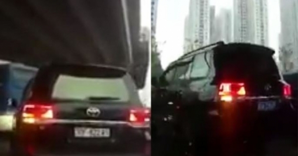 Lộ diện chủ nhân xe Toyota Land Cruiser "biến hóa" biển trắng sang biển xanh trong chớp mắt?