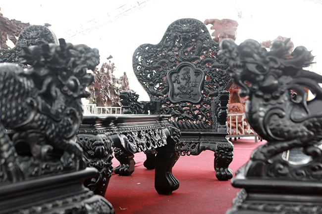 dai gia thanh hoa &amp;quot;vac&amp;quot; bo sieu ban ghe 27 ty di trien lam hinh anh 4