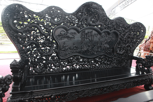 dai gia thanh hoa &amp;quot;vac&amp;quot; bo sieu ban ghe 27 ty di trien lam hinh anh 7