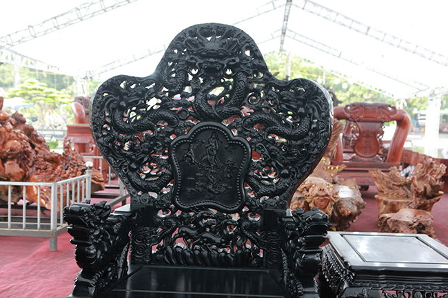 dai gia thanh hoa &amp;quot;vac&amp;quot; bo sieu ban ghe 27 ty di trien lam hinh anh 13