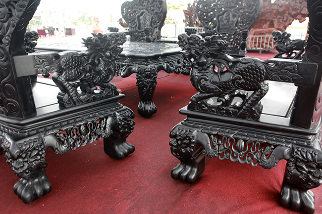 dai gia thanh hoa &amp;quot;vac&amp;quot; bo sieu ban ghe 27 ty di trien lam hinh anh 17