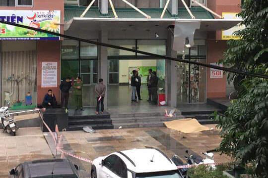 Hà Nội: Rơi từ tầng 19, một phụ nữ tử vong - Ảnh 2. Hà Nội: Rơi từ tầng 19, một phụ nữ tử vong - Ảnh 2.