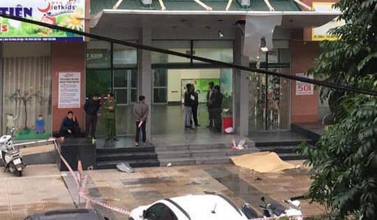 Bàng hoàng khi phát hiện một người phụ nữ 31 tuổi rơi từ tầng 19 khu chung cư xuống đất tử vong