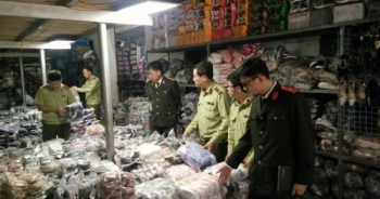 Vĩnh Phúc: Thu giữ số lượng khủng giày dép có dấu hiệu giả mạo nhãn hiệu NIKE, ADIDAS