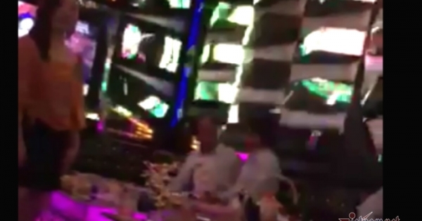 Nghi vấn Viện trưởng KSND ở Đắk Lắk đi hát karaoke ôm bị quay clip