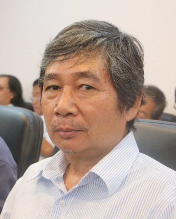 Nhà văn Cao Chiến đoạt giải với tiểu thuyết Buổi chiều đi qua cánh đồng.