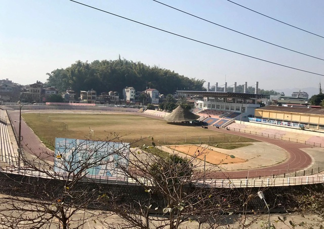 &acirc;n vận động tỉnh Điện Bi&ecirc;n - nơi diễn ra phi&ecirc;n x&eacute;t xử 9 bị c&aacute;o trong vụ s&aacute;t hại nữ sinh Cao Mỹ D. (Ảnh: Trần Thanh).