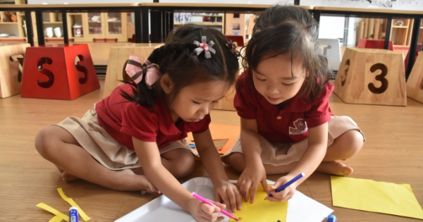 Bé nên tham gia những hoạt động gì để phát triển ngôn ngữ?