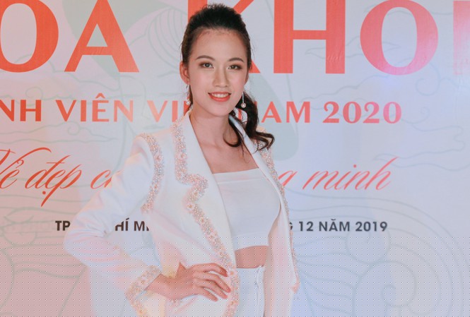 Tuyết Trang là một trong những giám khảo vòng sơ loại Hoa khôi Sinh viên Việt Nam 2020. Ảnh: BTC