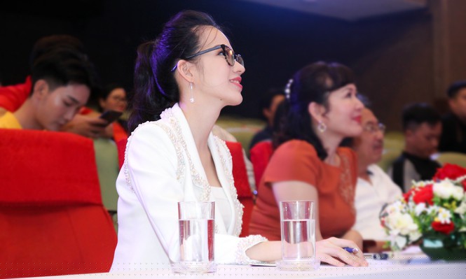 Nhan sắc xinh đẹp của giám khảo Hoa khôi Sinh viên Việt Nam 2020 - ảnh 2