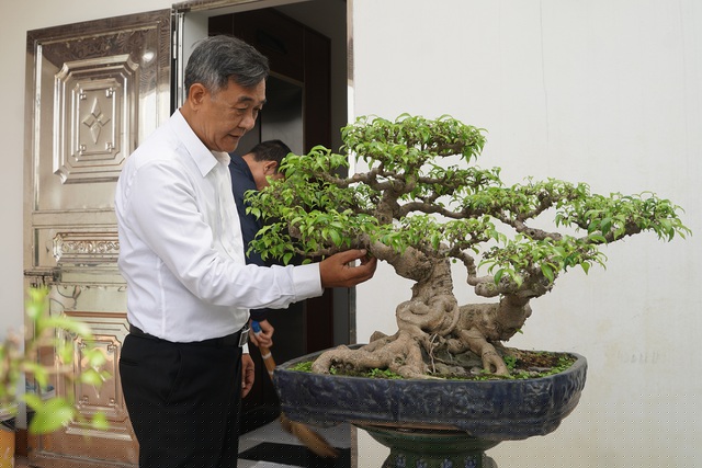 Tuy không sở hữu nhiều tác phẩm sanh nhưng những tác phẩm ông Khoa mua về đều có chọn lọc và theo sở thích của ông