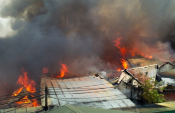 Hàng loạt xưởng gỗ bất ngờ phát hoả, nhiều tài sản có giá trị bị thiêu rụi