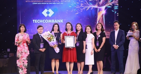 Techcombank - Ngân hàng duy nhất được vinh danh "Ứng biến xuất sắc" tại Vietnam HR Awards 2020