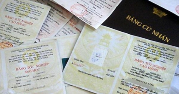 Ai mua bằng giả?