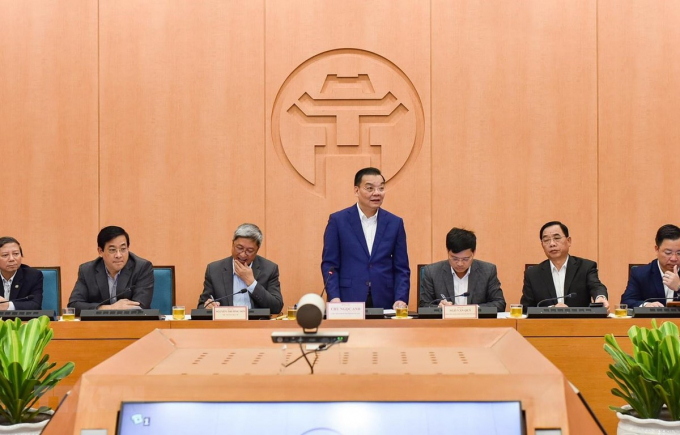 Chủ tịch UBND TP Hà Nội Chu Ngọc Anh chỉ đạo các ban, ngành và địa phương ứng phó với diễn biến mới của dịch COVID-19. (Ảnh: Trung Nguyên/TTXVN)