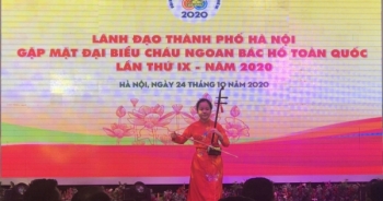 Cô bé đạt học bổng phổ thông Mỹ nhờ say mê đàn nhị